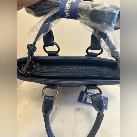 NWT Navy Wrangler Bucket Bag w/shoulder strap - Picture 5 of 11
